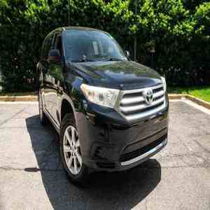 Occasion - Véhicule d'occasion 2022 - Base - Volant à gauche - Sièges en cuir - Caméra de recul - 5 places - À vendre - En bon état - Product Image 5