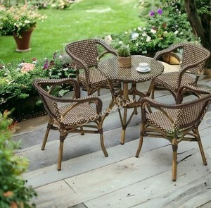 Mobilier de restaurant table et chaises luxueuses en rotin et osier table à manger 4 places patio jardin extérieur ensemble café chaise en rotin - Product Image 3