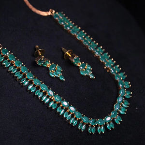 Votre choix Collier en laiton élégant avec argent AD & CZ et perle pour les mariages de mariées Fournisseur de produits en vrac - Product Image 1