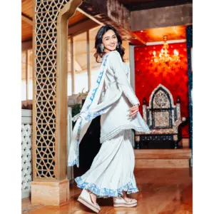 Conjunto de Traje de Algodón Blanco Rico con Bordado Gotta para Mujer - Product Image 3