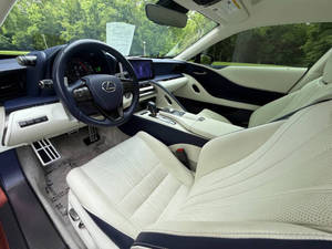 รถ Lexus LC 500h ปี 2024 ได้รับการรับรองความสะอาด - Product Image 3