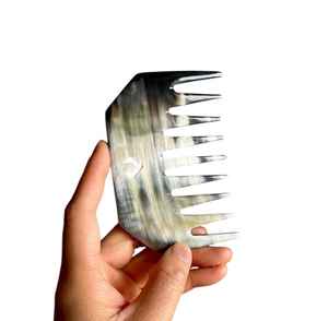 Peine de cuerno de búfalo ecológico hecho a mano, cepillo de pelo rústico de calidad Premium, artesanías naturales para el Día DE LA Madre de RM International - Product Image 1