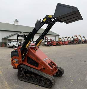 ENVÍO GRATUITO Ditch-Witch 1550 Kubota 2022 Minicargadora con Certificación EPA y CE, Cilindro Hidráulico Eaton, Bomba de Motor - Product Image 1
