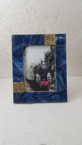 Cadres photo en bois de créateur de résine nouvellement élégants à la frontière avec finition naturelle de cadre brûlant de SCI - Product Image 4