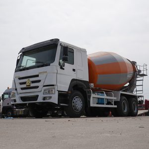 Camion malaxeur à béton HOWO Sinotruk d'occasion, prêt à être expédié, à bas prix, avec moteur, à vendre - Product Image 3