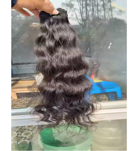 Faisceaux de style ondulé naturel à donneur unique Extensions de cheveux humains bruts Cheveux 100% vierges Faisceaux bouclés de haute qualité - Product Image 4