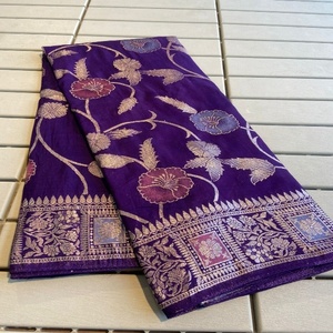 Saree en soie russe couleur étonnante avec Zari et Meenakari tissage Saree femme fabricant de mode et fournisseur de Surat - Product Image 1