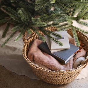 Cesta de almacenamiento de jacinto de agua corta tejida a mano-Diseño de Totora con asas laterales, organizador natural 2025 | Venta al por mayor por Tienphong - Product Image 2