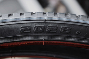 Neumático de Bicicleta Plegable KUMA KB202B, de Caucho Natural Resistente, con Patrón de Bloques, Color Negro, para Uso Urbano, Montaña y Bicicletas Plegables, ¡EN OFERTA! - Product Image 4