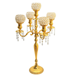 Meilleur prix de gros Design attrayant métal aluminium 5 bras boule de cristal brillant plaqué or avec perles de cristal décoration de mariage - Product Image 1