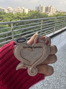 Pendentif coeur en argent sterling 925 pour cadeau fait avec des diamants de Moissanite Vvs Clarity pour hommes et femmes - Product Image 2