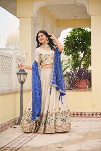 Ensemble Lehenga Choli en Soie Mélangée Ivoire pour Femme Unity Luxure, avec Dupatta Bleu Bandhani Brodé, Modèle 143, pour Mariage et Tenues de Cérémonie - Product Image 2