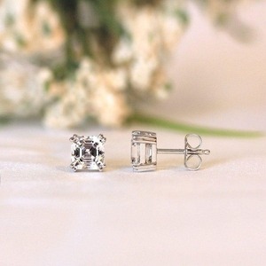 Boucles d'oreilles en diamant de laboratoire de taille Asscher, certifiées IGI, VVS, style élégant, avec or 14 carats, bijoux fins pour femmes à bas prix - Product Image 1