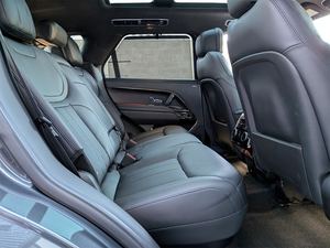 LAND ROVER RANGE ROVER SPORT SUV AWD AUTOBIOGRAPHY 542 CV 3L 16 HYBRID d'occasion en excellent état, modèle 2025 - Product Image 3