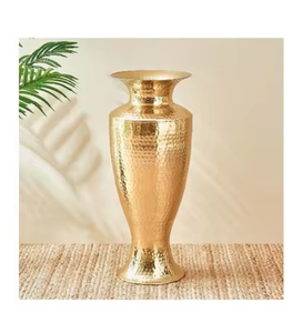 Florero de Metal martillado con acabado dorado de diseñador moderno hecho a mano Decoración de mesa de estilo lujoso para sala de estar - Product Image 1