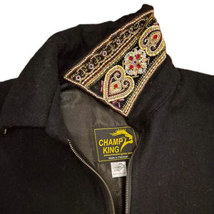 Veste en laine noire mélangée avec un col richement brodé et orné de perles, fabriquée par la marque Champ King au Pakistan - Product Image 5