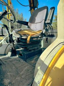 Chargeuse sur pneus Komatsu WB 97S-5 à prix d'usine abordable avec boîte de vitesses et roulement à haute résistance de charge - Product Image 5