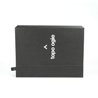 Emballage personnalisé avec logo Boîtes en papier de carton noir rigide à rabat magnétique Boîte d'emballage pour étui de téléphone portable pour Iphone 16