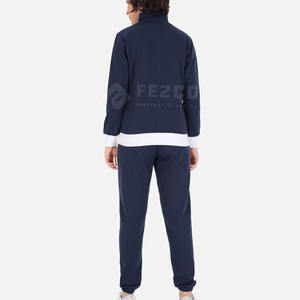 Conjunto de chándal de poliéster con capucha para mujer al por mayor equipo de entrenamiento de moda personalizable para invierno patrón sólido - Product Image 4