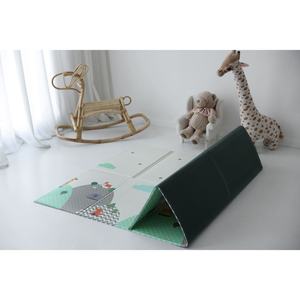 Tapis de jeu pliable double face 80x130x1cm en mousse XPE non toxique imperméable et léger avec nuages et montagnes vertes - Product Image 3