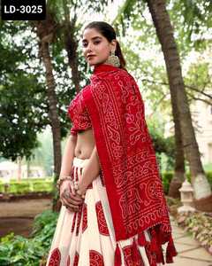 Exclusivo diseñador indio de moda nupcial Lehenga Gota Patti trabajo Bollywood Fancy Bandhani estampado Lehenga Choli para mujeres - Product Image 4