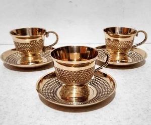 Ensemble de sous-verres en métal faits à la main de qualité supérieure pour les tables basses de salles à manger et la cuisine avec un design solide et durable - Product Image 1