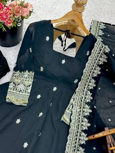 Robe élégante traditionnelle indienne pakistanaise Anarkali Salwar Kameez pour femmes robe ethnique Bollywood prix de gros pour adulte - Product Image 4