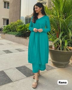 Últimos diseños indios tradicionales modernos Alia Cut Rayon Kurtis Pantalones para ocasiones especiales de India Export - Product Image 3