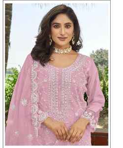 Organza chic Shalwar Kameez avec broderie délicate Santoon Patch Bottom et Dupatta assorti pour les fêtes - Product Image 1