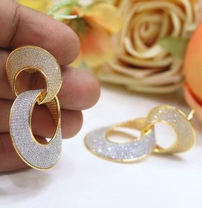 Pendientes de Diseño con Baño de Oro de Primera Calidad y Piedras de Circonita Cúbica, Colección para Bodas y Fiestas, para Mujeres y Niñas - Product Image 1