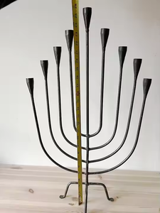 Portavelas de Menorah de metal de diseño clásico para decoración navideña judaica tradicional de decor IMPEX - Product Image 4