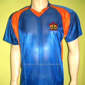 Uniformes de fútbol de manga larga de alta calidad personalizables con visualización del nombre del equipo - Product Image 1