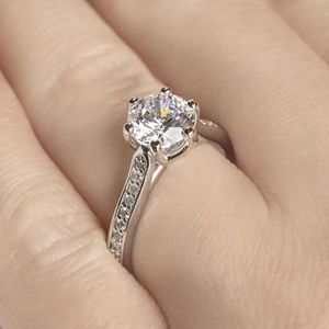Anillo de Compromiso con Diamante Cultivado en Laboratorio de Corte Redondo con Detalles de 6 Puntas, Estilo Elegante para Mujer, Marca RITZIN - Product Image 3