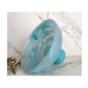 Bol décoratif en résine fait à la main surface brillante polie design élégant unique idéal pour les collations salades fruits ou décor de table - Product Image 3