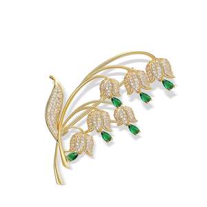 Broche en cristal Jeulia Bell Orchid - Cuivre ton or jaune avec zircon - Cadeau de mariage - Product Image 1