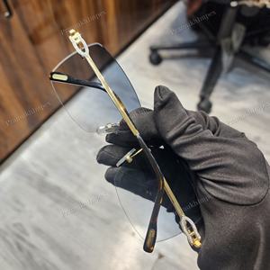 Lunettes de soleil de luxe en diamant moissanite de formes rectangulaires personnalisées Dernières tendances Style Hip Hop en direct des fournisseurs indiens - Product Image 3