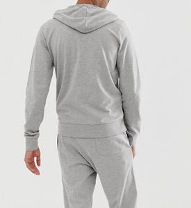 Ensemble de survêtement à capuche gris avec fermeture éclair pour hommes personnalisé Vêtements décontractés pour la saison d'hiver - Product Image 3