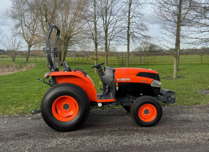 Kubota L2351 Compact Tractor M7060 4WD Tractor for Agriculture for Corn Wheat and Rice Harvesting with Kubota Engine - Product Image 4