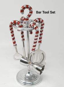 La bebida perfecta con un abridor de colador a prueba de fugas y más, todo convenientemente organizado en un elegante soporte de madera - Product Image 5