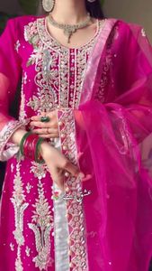 Conjunto elegante Pent con Dupatta para mujer, Ropa Étnica de moda, ideal para fiestas, bodas y celebraciones festivas - Product Image 2