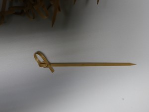 Vente en gros 100% bambou naturel jetable suspendu noeud brochettes décoratif Cocktail fruits pics outils Type - Product Image 2