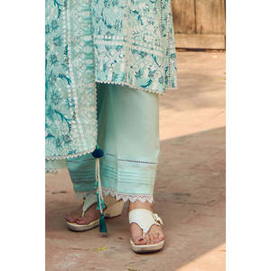 Traje de 3 Piezas para Mujer con Estampado de Laca y Dupatta CL-62108, una Colección - Product Image 3