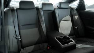 Toyota Avalon XLE HEV Premium Sedan 2026 Usata, Pronta per l'Esportazione - Product Image 5