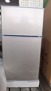 Réfrigérateur à double porte 42L à prix avantageux pour appartement - Product Image 3