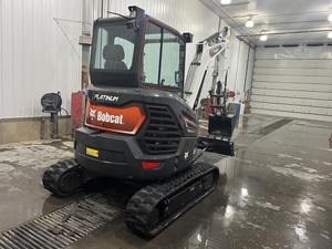 Mini pelle E35R2 2022 avec meilleures caractéristiques moteur Yanmar et cylindre hydraulique Eaton très bon prix - Product Image 4