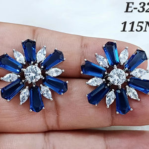 Boucles d'oreilles pendantes à la mode - Product Image 1