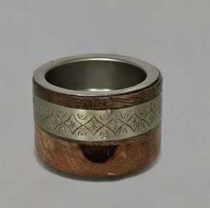 Nuevo diseño elegante Mubakhara de madera sobre soporte de metal Quemador de incienso Bakhoor Hecho en madera de mango y metal - Product Image 6