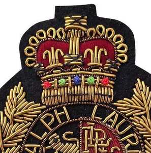 Écusson de blazer de luxe personnalisé brodé à la main en feutre 3D, à coudre, avec crête universitaire tactique en fil doré, fabrication OEM, de premier ordre - Product Image 6