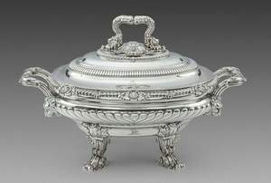 Serveur de nourriture en laiton antique avec couvercle en dôme et plateau serveur de table vintage classique pour événements et célébrations - Product Image 4