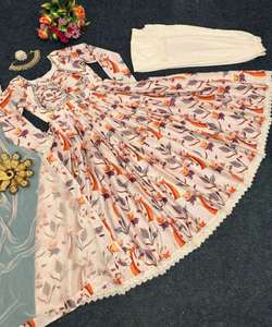 Superbe ensemble de vêtements de réception en filet Sharara avec travail à la main glamour et robe à motifs floraux avec perle élégante - Product Image 2